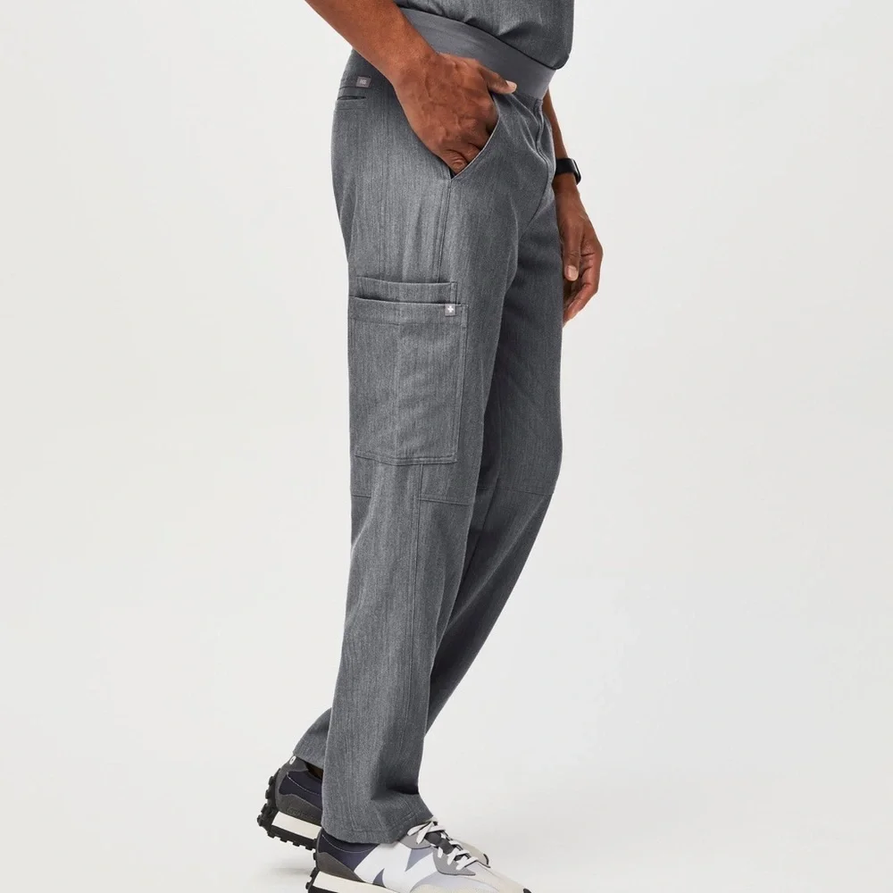 Men’s Gray FIGS Axim Cargo Scrub Straight Leg Pants With Pockets Size Medium